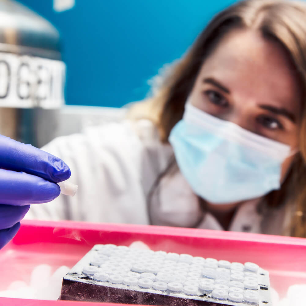 Cell Science Researcher in the lab thawing cells at the Allen Institute