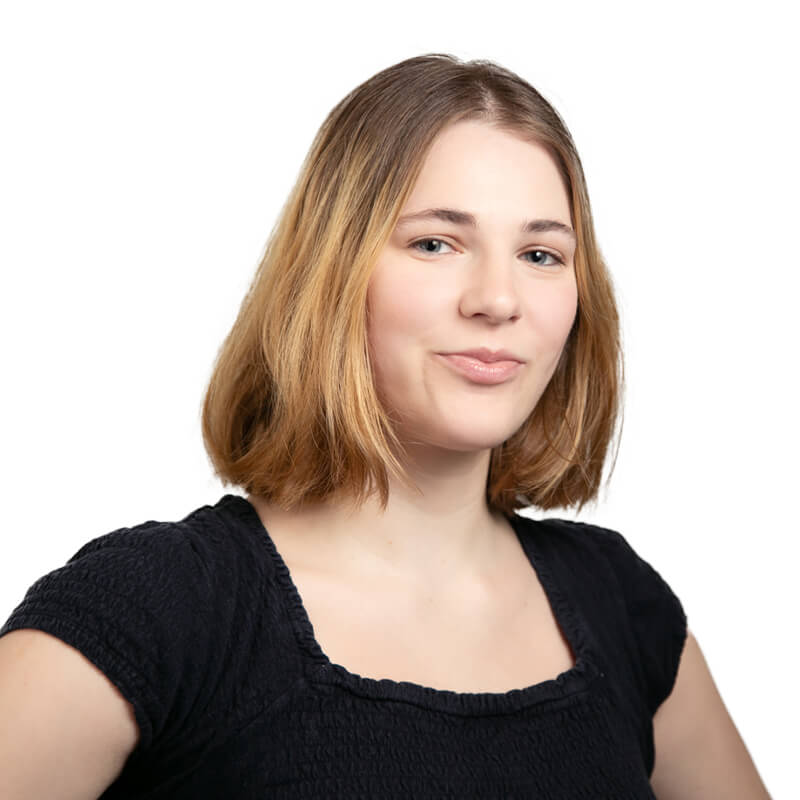 Julie Weber headshot