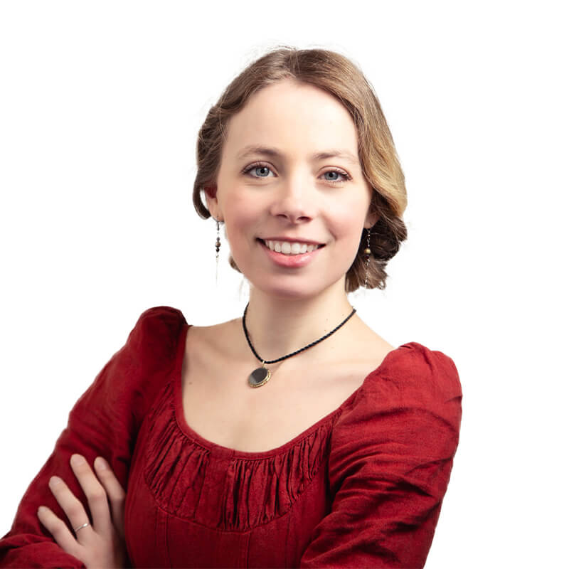 Nina Estep headshot
