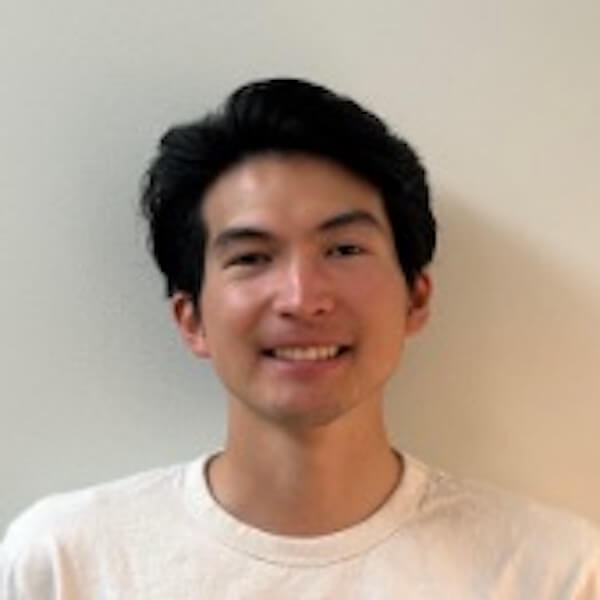 Riku Yasutomi headshot